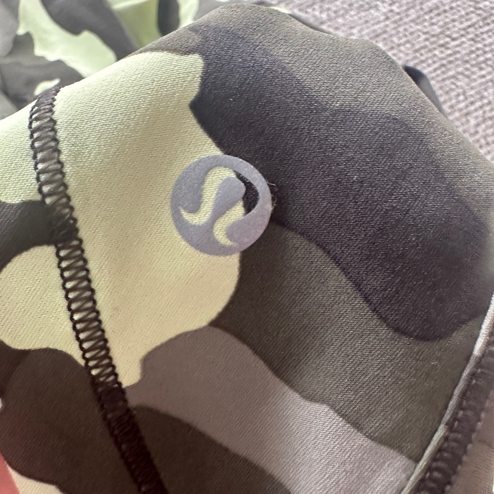 Lululemon tank camp